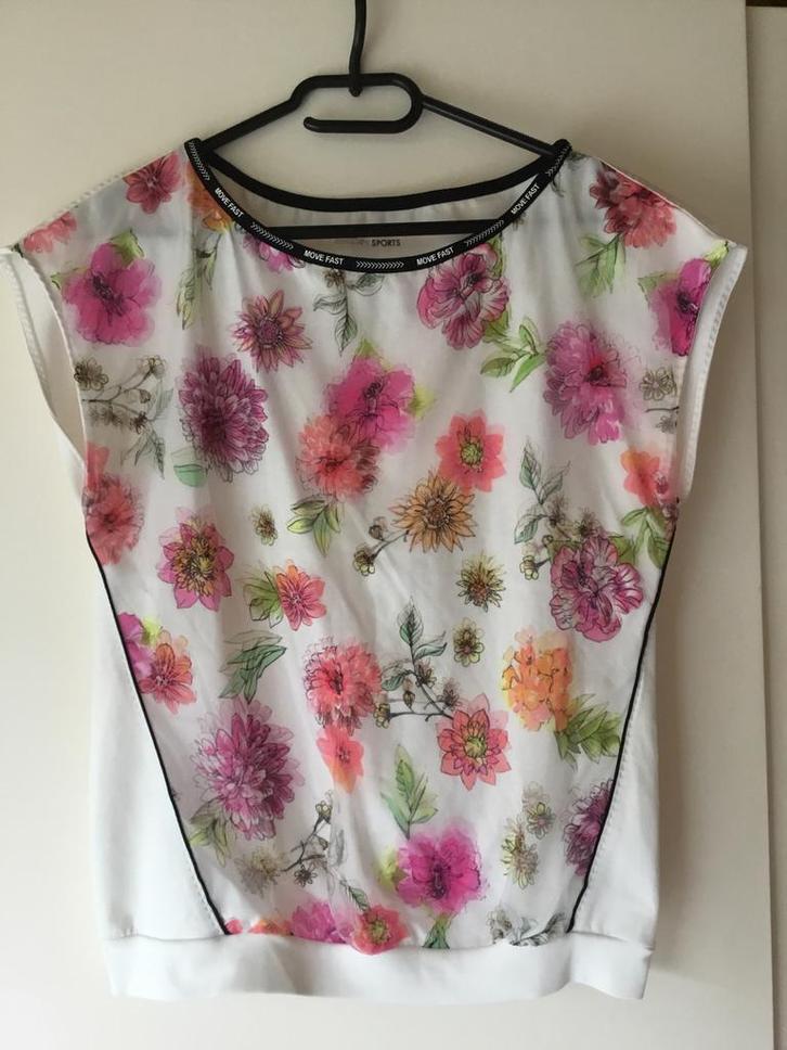 Marccain,Marc Cain blouse maat 2 (36/38), Vêtements | Femmes, Blouses & Tuniques, Comme neuf, Taille 36 (S), Blanc, Enlèvement ou Envoi