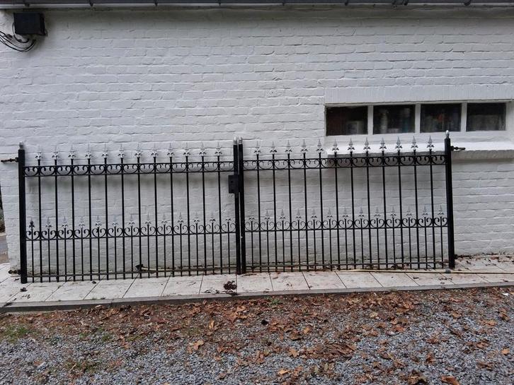 Smeedijzeren poort met hekwerk 510cm br 130cm met palen, Tuin en Terras, Overige Tuin en Terras, Gebruikt, Ophalen