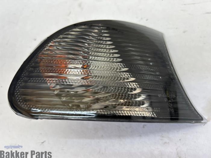 Feu clignotant droit d'un BMW 3-Serie, Autos : Pièces & Accessoires, Éclairage, BMW, Utilisé, 3 mois de garantie