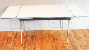 Lichtgrijze Formica Tafel / Verlengbaar Aan 2 Kanten / 60's beschikbaar voor biedingen