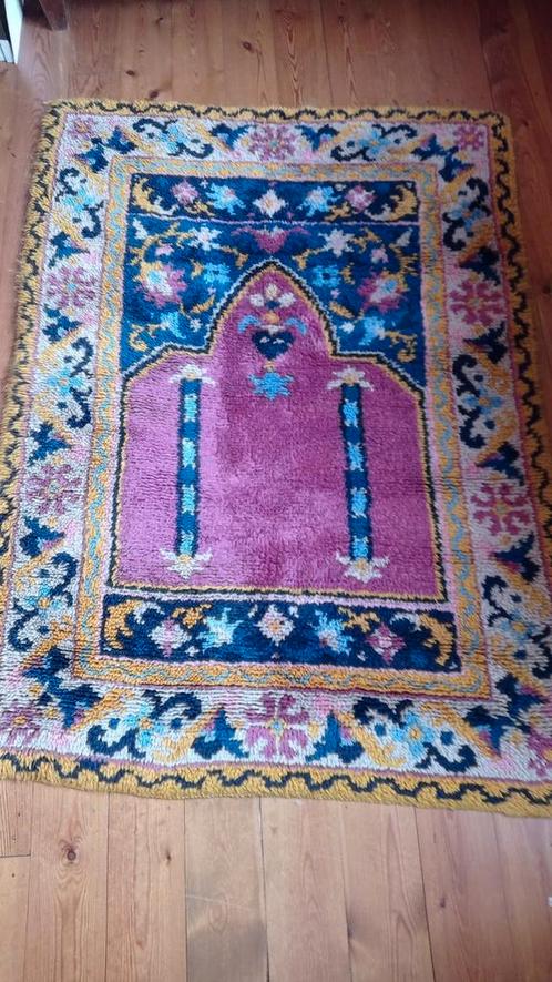 Hoogpolig wollen tapijt. Vintage, Antiek en Kunst, Antiek | Tapijten, Tafelkleden en Textiel, Ophalen