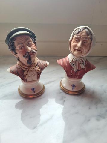 Oud koppel in biscuit, geen schade met stempel beschikbaar voor biedingen