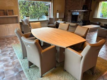 Ovale eettafel 8 personen beschikbaar voor biedingen