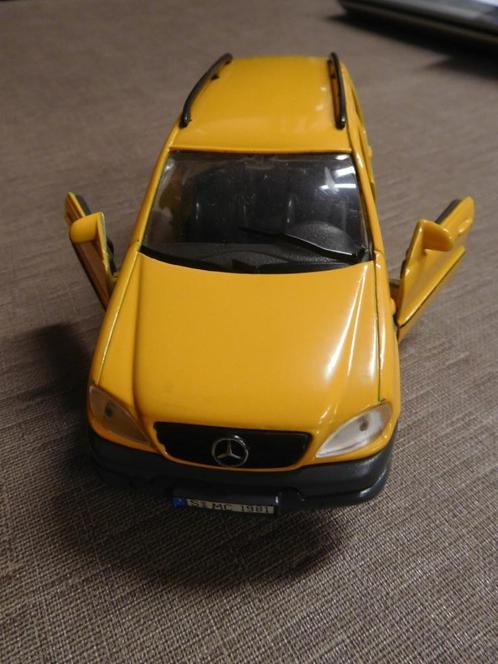 Miniature Welly Mercedes Benz classe M ML 320, Hobby & Loisirs créatifs, Voitures miniatures | 1:32, Utilisé, Voiture, Autres marques