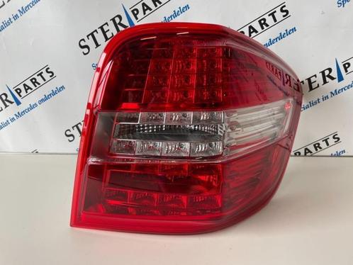 Achterlicht rechts van een Mercedes ML-Klasse, Auto-onderdelen, Verlichting, Mercedes-Benz, Nieuw, 12 maanden garantie, Ophalen of Verzenden