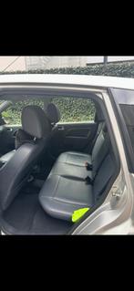 Ford fiesta 1.4 Ghia, Voorwielaandrijving, 4 deurs, Regensensor, Leder