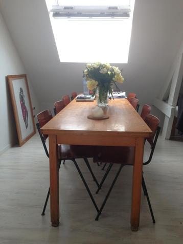 Vintage oude refter tafel beschikbaar voor biedingen