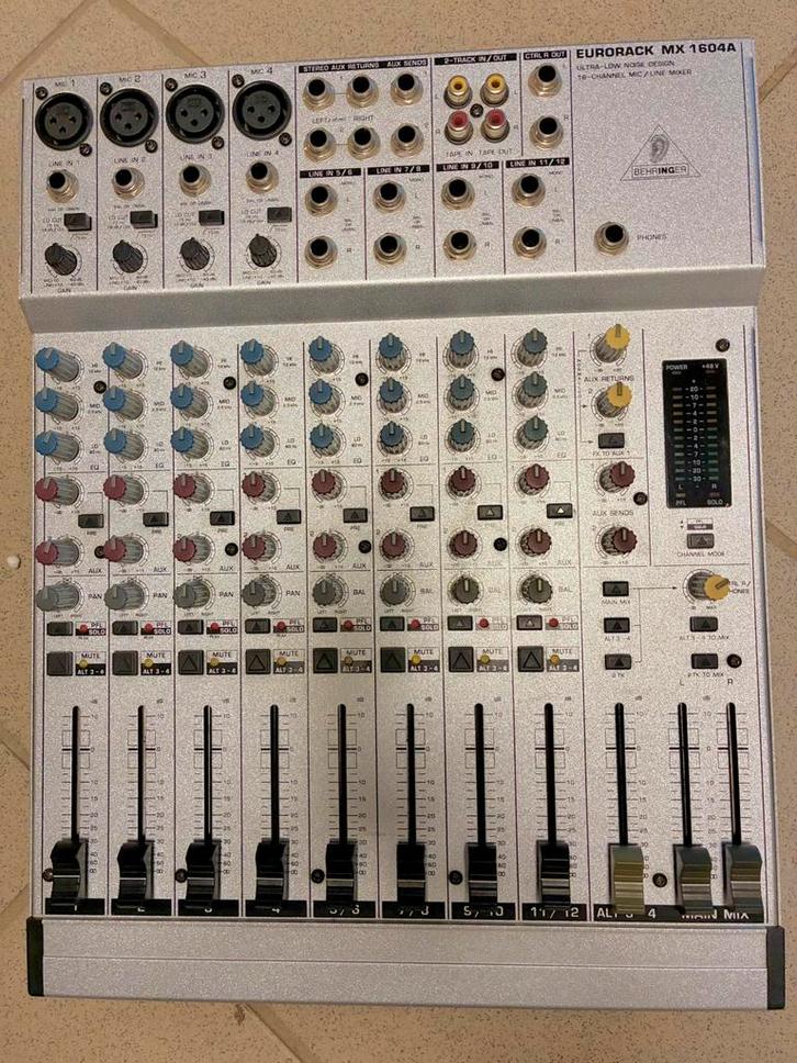 BEHRINGER EURORACK MX1604A mixer, Muziek en Instrumenten, Mengpanelen, Zo goed als nieuw, Ophalen