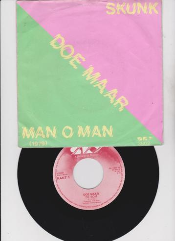 Doe Maar – De Bom+2     1982   Ska, Synth-pop beschikbaar voor biedingen