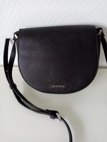 Calvin Klein zadeltasje  beschikbaar voor biedingen