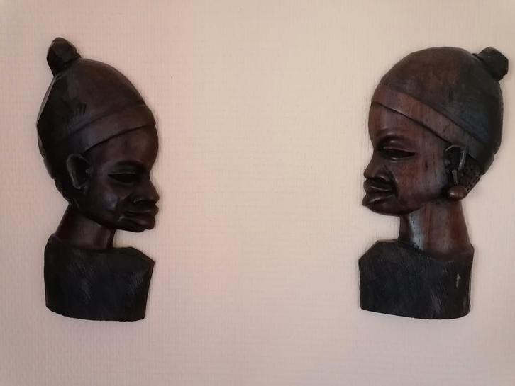 Set Congolese Afrikaanse beeldjes om aan muur te hangen, Antiek en Kunst, Kunst | Beelden en Houtsnijwerken, Ophalen