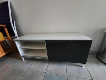 Meuble bas 1 porte coulissante + plateau en verre blanc  beschikbaar voor biedingen