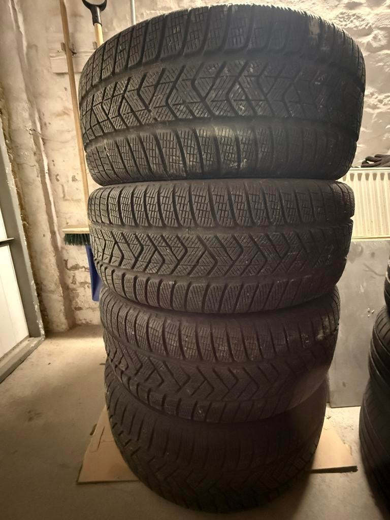 Jantes + pneus audi 255 45 R20 M+S, Autos : Pièces & Accessoires, Pneus & Jantes, Pneu(s), Pneus hiver, Enlèvement