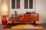 Mid-Century Teak TV-Meubel / Vintage Dressoir / Sturzo, Huis en Inrichting, Kasten |Televisiemeubels, Ophalen, 100 tot 150 cm