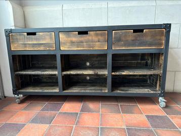 Industriële dressoir / tv-kast / tv meubel beschikbaar voor biedingen
