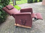 Elektrisch verstelbare stoel / fauteuil in rood/bruine stof, Gebruikt, Minder dan 75 cm, Ophalen of Verzenden, 75 tot 100 cm