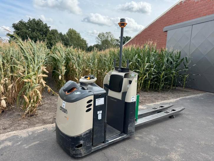 Crown GPC 3020 Elektrische transpallet met platform, Bricolage & Construction, Transpalettes, Comme neuf, Enlèvement