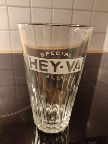 Vintage glas Hey-Va Heyvaert Asse beschikbaar voor biedingen
