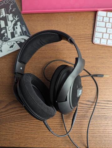 Sennheiser HD 569 à peine utilisé disponible aux enchères