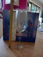 Grands verres à vin design, Maison & Meubles, Enlèvement, Comme neuf, Verre, Verre ou Verres