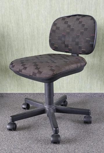 Kinder bureau stoel (GRATIS), Huis en Inrichting, Bureaustoelen, Ophalen, Gebruikt, Bureaustoel