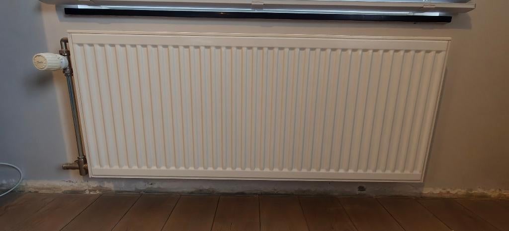 RADIATOREN - 5 STUKS/OOK APART TE VERKR./WEG WEGENS VLOERVER, Doe-het-zelf en Bouw, Verwarming en Radiatoren, Zo goed als nieuw