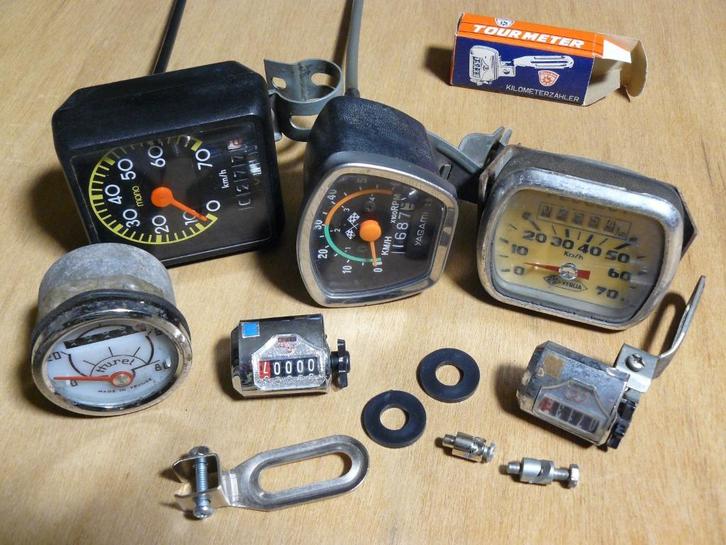 Vintage snelheidsmeters / kilometertellers (brom)fietsen, Fietsen en Brommers, Brommeronderdelen | Oldtimers, Gebruikt, Ophalen