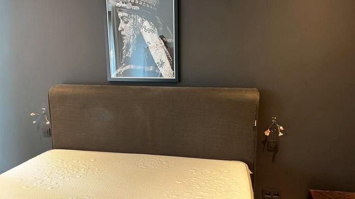 Hoofdbord SCAPA — donkerbruine stof L.180 cm, Huis en Inrichting, Slaapkamer | Bedden, Gebruikt, Tweepersoons, 180 cm, 200 cm