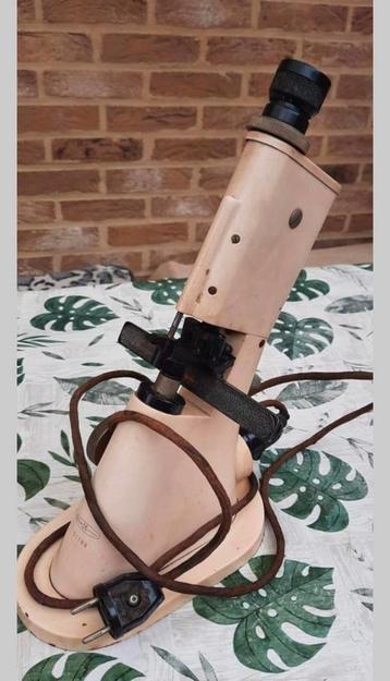 Antieke lensmeter beschikbaar voor biedingen