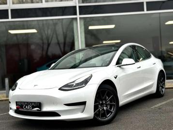 Tesla Model 3 3000 PREMIE AUTO PILOT WHITE INTERIEUR BTW AFT beschikbaar voor biedingen