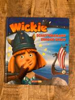 Prentenboek - Wickie: schatteneiland zonder schat, Boeken, Ophalen of Verzenden, Gelezen, Studio 100, Sprookjes