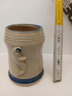 Mooie kleine zandstenen mok van ORVAL met forel en ring, Ophalen of Verzenden, Nieuw, Pul(len), Overige merken