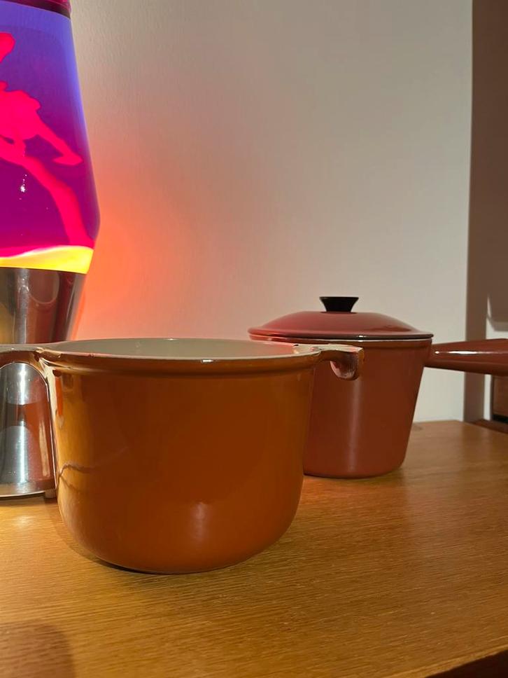 2 pots vintage en émail de Le Creuset, Maison & Meubles, Cuisine | Casseroles & Poêles, Comme neuf, Enlèvement ou Envoi