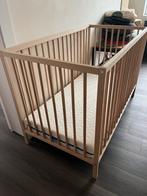 Babybed hout + aerosleep evolution matras, Kinderen en Baby's, Ophalen, Zo goed als nieuw