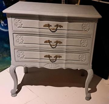 Ancienne commode, Maison & Meubles, Armoires | Commodes, Enlèvement, Utilisé