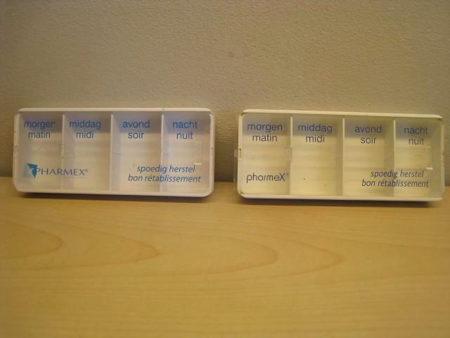 2x pillendoos voor 1 dag. Dagdoseerder voor uw medicamenten., Diversen, Verpleegmiddelen, Ophalen