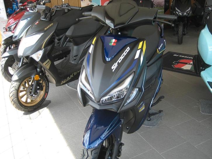 GTS sirocco a 1.799 € de stock en 25 km garantie 3 ans, Fietsen en Brommers, Scooters | Overige merken, Nieuw, Klasse A (25 km/u)