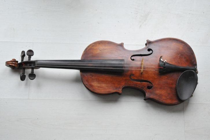 Oude viool 4/4, Muziek en Instrumenten, Strijkinstrumenten | Violen en Altviolen, Gebruikt, Viool, 4/4-viool, Met koffer, Ophalen of Verzenden