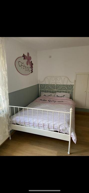 Tweepersoonsbed 140x200 beschikbaar voor biedingen