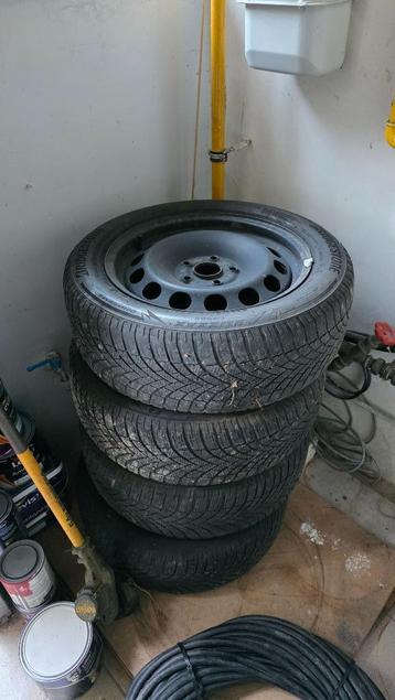 Kit pneu hiver sur jante en tôle  beschikbaar voor biedingen