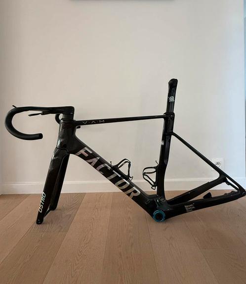 FACTOR OSTRO VAM 2.0 FRAMEKIT vanaf 04/2024 in maat 54, Fietsen en Brommers, Fietsen | Racefietsen, Zo goed als nieuw, Ophalen
