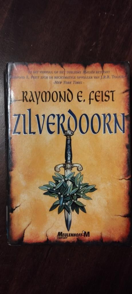 Zilverdoorn van Raymond E. Feist, Boeken, Fantasy, Ophalen of Verzenden