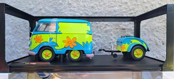 vw Cool Combi Flower Power 1:18ème beschikbaar voor biedingen