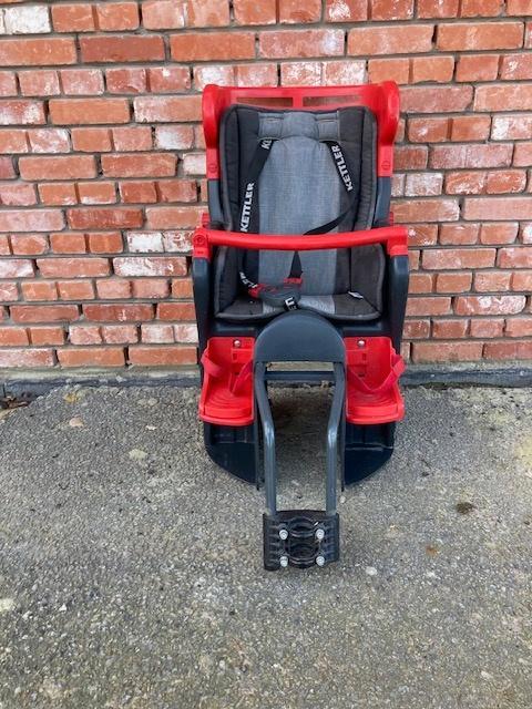 fietsstoeltje achteraan fiets Kettler, Fietsen en Brommers, Fietsaccessoires | Fietsstoeltjes, Gebruikt, Achterzitje, Voetsteuntjes