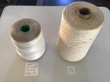 2 grote bollen garen aan 25 euro per bol beschikbaar voor biedingen