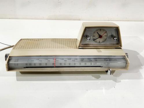Philips 22RS 274/00B  vintage klok wekkerradio uit 1968, Audio, Tv en Foto, Radio's, Zo goed als nieuw, Radio, Ophalen of Verzenden