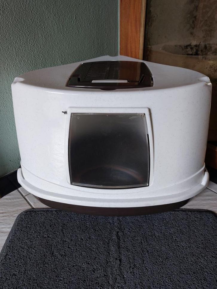 Kattenbak hoekmodel 40x40x65cm. Met gratis opvang-mat?, Dieren en Toebehoren, Kattenbakken, Gebruikt, Gesloten, Ophalen
