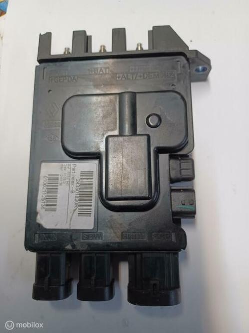 Zekeringskast Renault volkel upc Trafic 3     243501820r, Auto-onderdelen, Elektronica en Kabels, Renault, Gebruikt, Ophalen of Verzenden