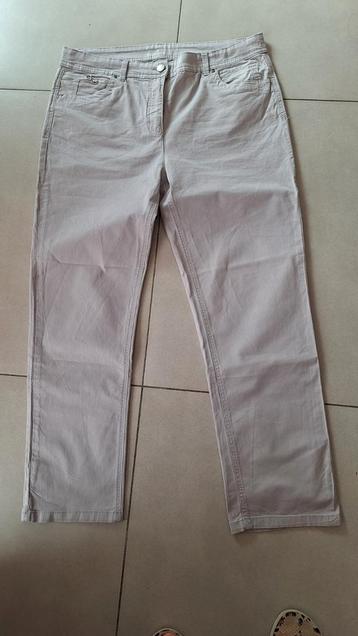 Broek C&A beschikbaar voor biedingen