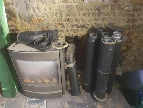 Kachel op gas met kachelpijpen / schoorsteen - fonctionne, Huis en Inrichting, Kachels, Gebruikt, Vrijstaand, Gaskachel, Gas, Ophalen